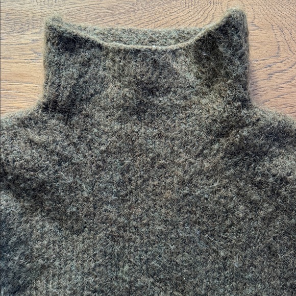 Zara Olive Turtleneck Crop Sweater L - Picture 5 of 6